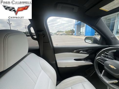 Used 2026 Chevrolet Traverse High Country w/ LPO, Floor Liner Package FWD image 15