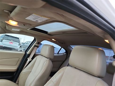 Used 2008 Pontiac Grand Prix GXP image 16