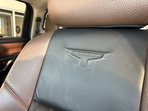 Used 2018 Nissan Titan Platinum Reserve image 10