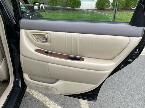Used 2000 Toyota Avalon XLS image 25