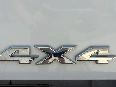 Used 2018 RAM 2500 SLT AWD/4WD image 5