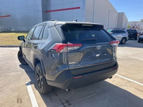Used 2025 Toyota RAV4 XLE image 5
