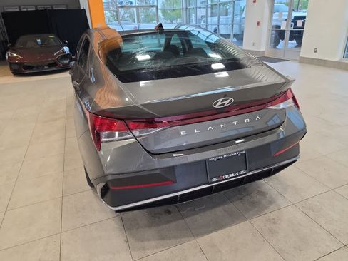 Used 2024 Hyundai Elantra SEL FWD image 10