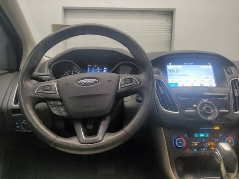 Used 2018 Ford Focus Titanium FWD image 22