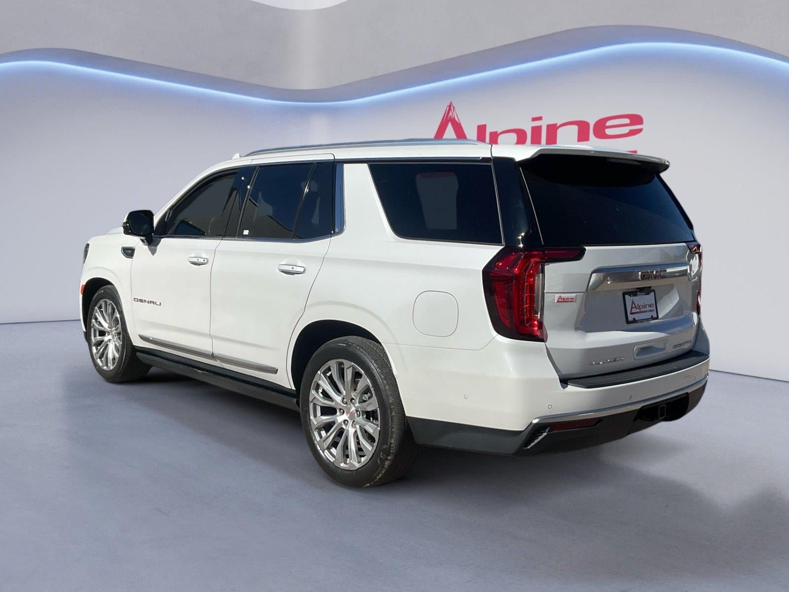 Certified 2023 GMC Yukon Denali w/ Advanced Technology Package AWD/4WD image 3