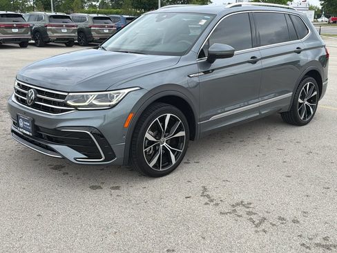Certified 2022 Volkswagen Tiguan SEL R-Line AWD/4WD image 3
