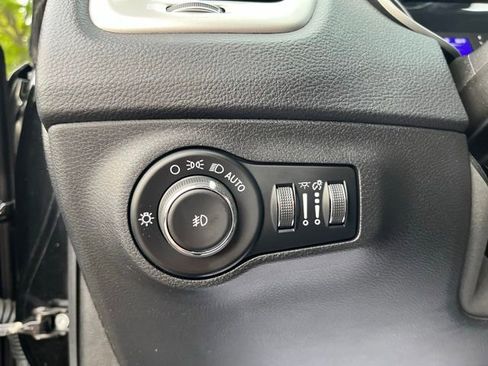 Used 2019 Jeep Compass Latitude w/ Cold Weather Group AWD/4WD image 27