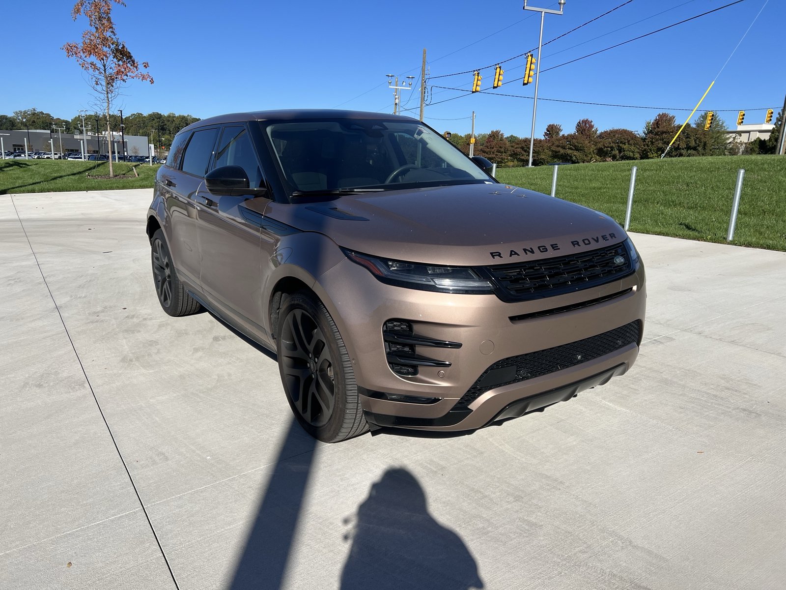 Used 2024 Land Rover Range Rover Evoque Dynamic SE AWD/4WD image 2