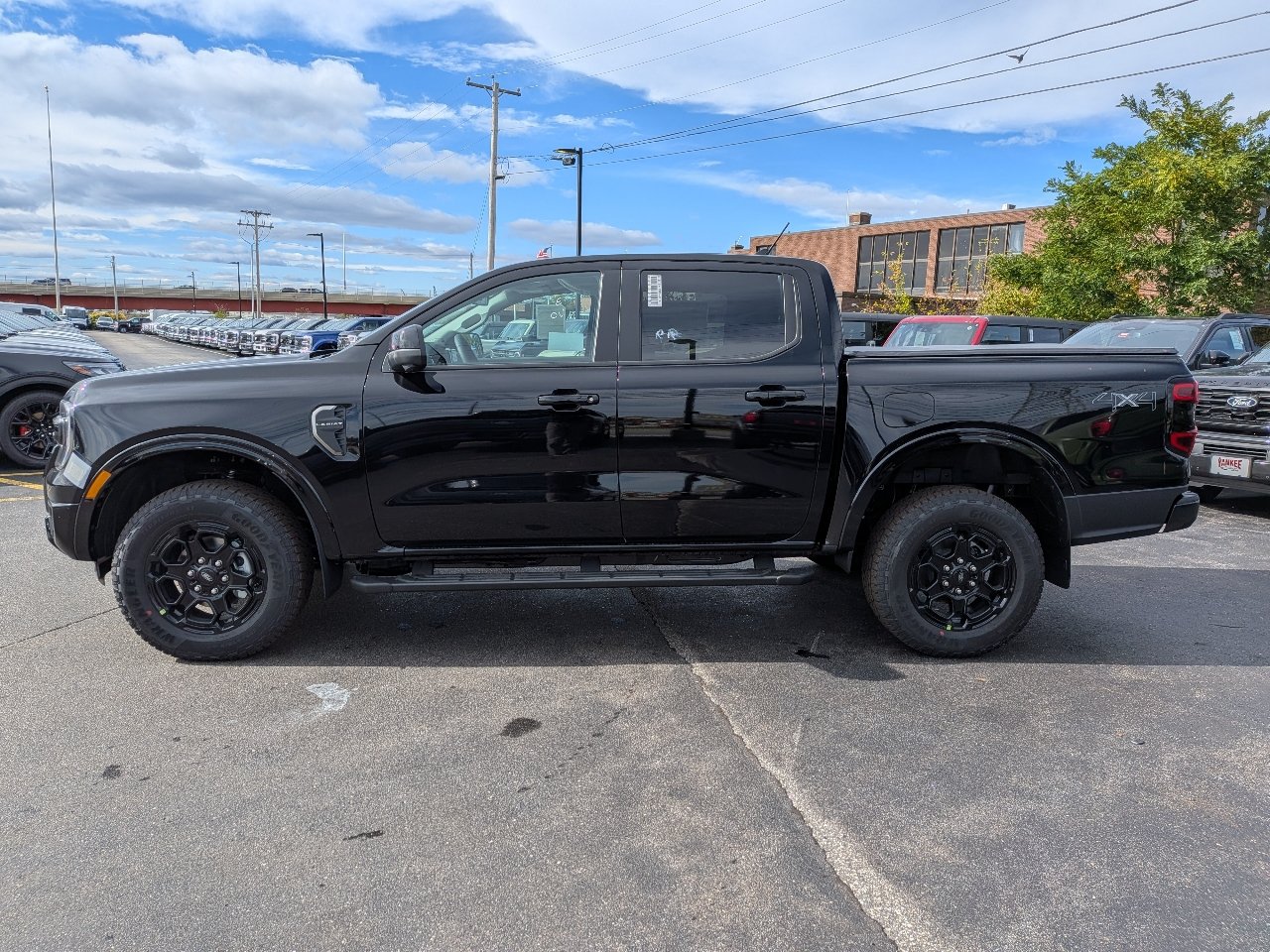 New 2026 Ford Ranger Lariat w/ Black Appearance Package AWD/4WD image 7