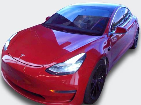 Used 2020 Tesla Model 3 Standard Range RWD image 2