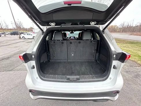 Used 2022 Toyota Highlander XSE image 10