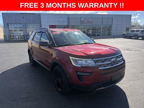 Used 2018 Ford Explorer XLT AWD/4WD image 3