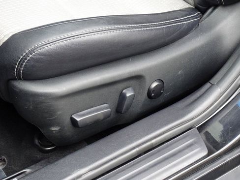 Used 2012 Toyota Camry SE FWD image 11
