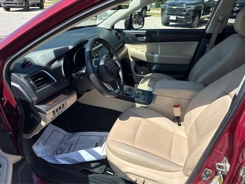 Used 2019 Subaru Outback 2.5i Limited AWD/4WD image 9