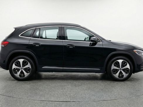 Used 2025 Mercedes-Benz GLA 250 image 11