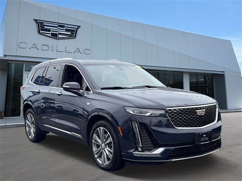 Certified 2025 Cadillac XT6 Premium Luxury image 2