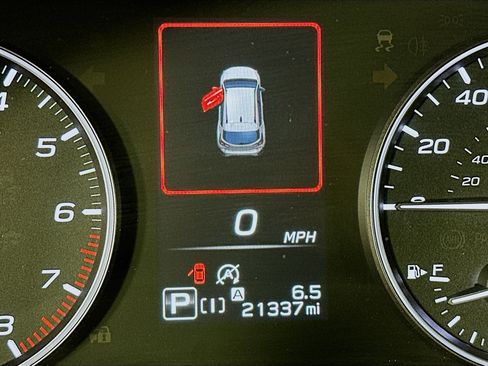 Used 2024 Subaru Crosstrek 2.0i Premium image 19