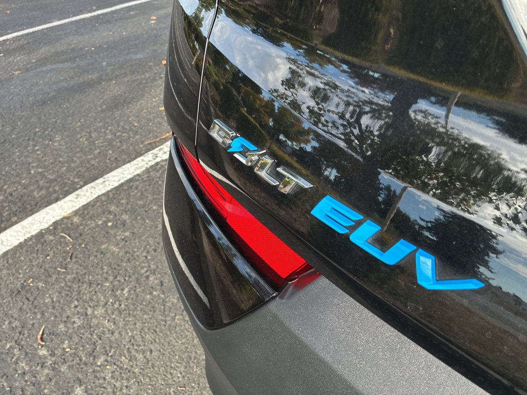 Used 2023 Chevrolet Bolt EUV LT w/ Convenience Package FWD image 10