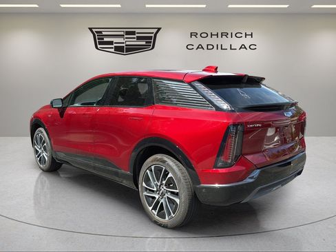 Certified 2025 Cadillac Optiq Sport 2 w/ LPO, Floor Liner Package AWD/4WD image 6