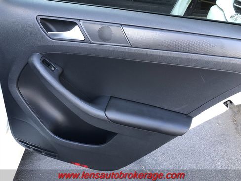 Used 2013 Volkswagen Jetta S image 18