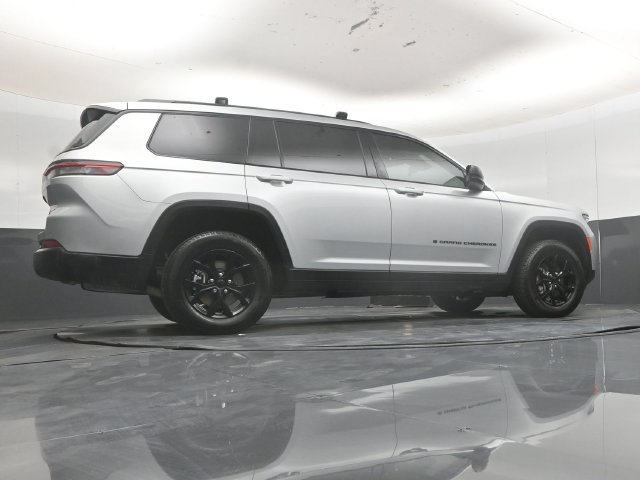 Used 2025 Jeep Grand Cherokee L Altitude RWD image 52