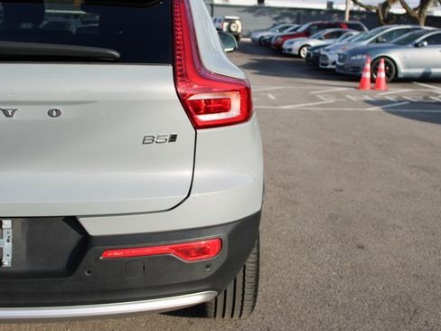 Used 2025 Volvo XC40 B5 Core image 45