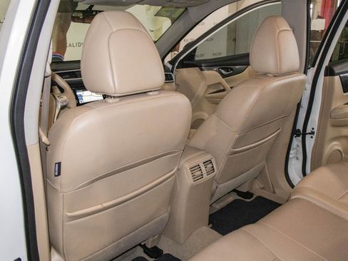 Used 2015 Nissan Rogue SL w/ SL Premium Package image 10