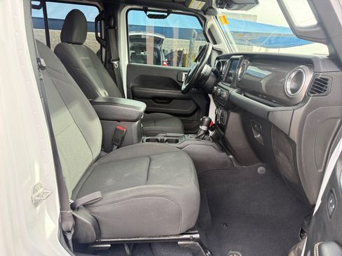 Used 2020 Jeep Gladiator Overland image 30