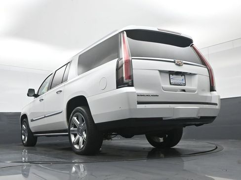 Used 2018 Cadillac Escalade ESV Luxury image 76