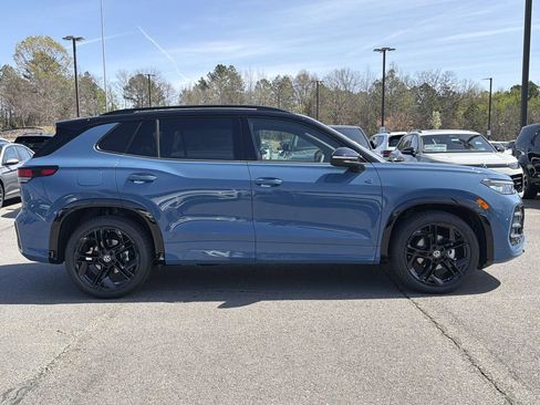 New 2026 Volkswagen Tiguan SE R-Line image 6