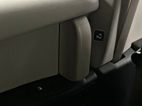 Used 2022 Chrysler Voyager LX FWD image 21