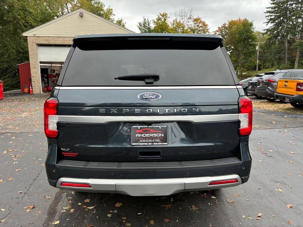 Used 2024 Ford Expedition XLT AWD/4WD image 8