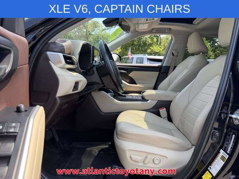 Used 2022 Toyota Highlander XLE AWD/4WD image 19