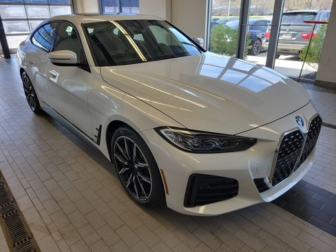 Used 2023 BMW 430i Gran Coupe xDrive w/ M Sport Package AWD/4WD image 3