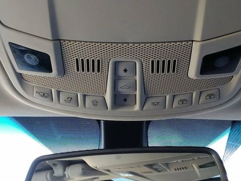 Used 2017 Lincoln Continental Reserve w/ Technology Package image 30