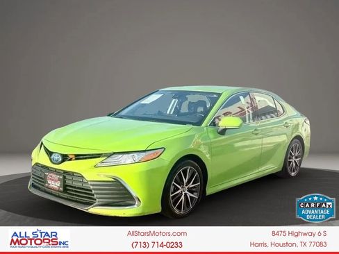 Used 2022 Toyota Camry XLE FWD image 3