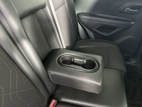 Used 2020 Chevrolet Trax LT w/ LT Convenience Package FWD image 24