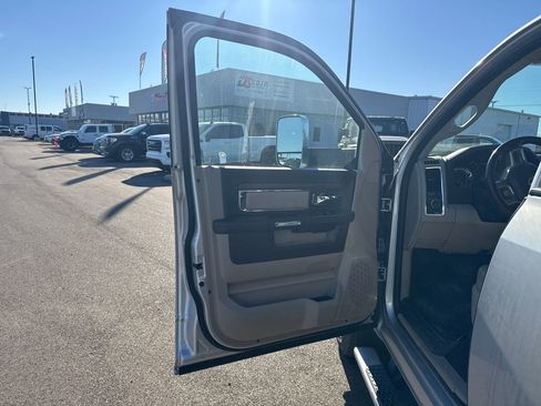 Used 2016 RAM 3500 Laramie image 10