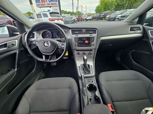 Used 2017 Volkswagen Golf S AWD/4WD image 5