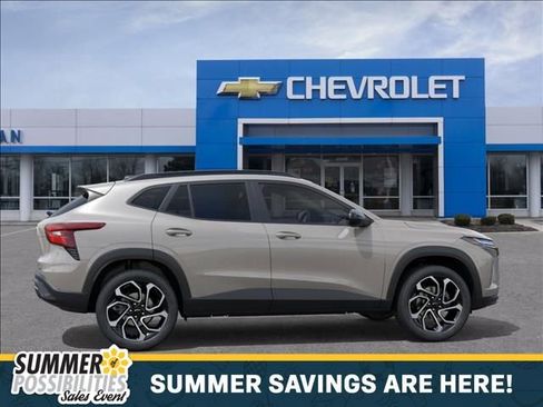 New 2026 Chevrolet Trax RS w/ Driver Confidence Package FWD image 5