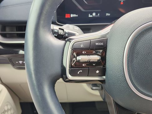 Used 2025 Kia Carnival SX Prestige FWD image 30
