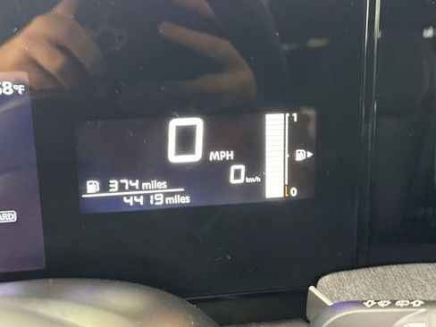 Certified 2025 Nissan Kicks SV image 18