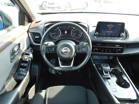 Used 2023 Nissan Rogue S FWD image 13