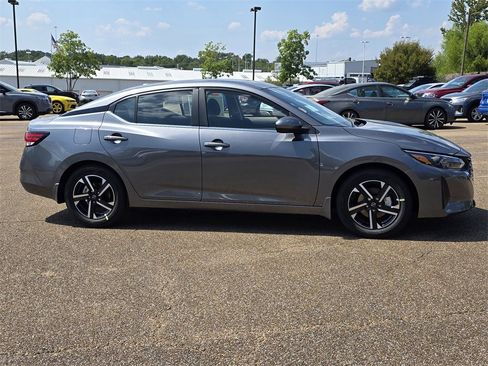 New 2025 Nissan Sentra SV image 3
