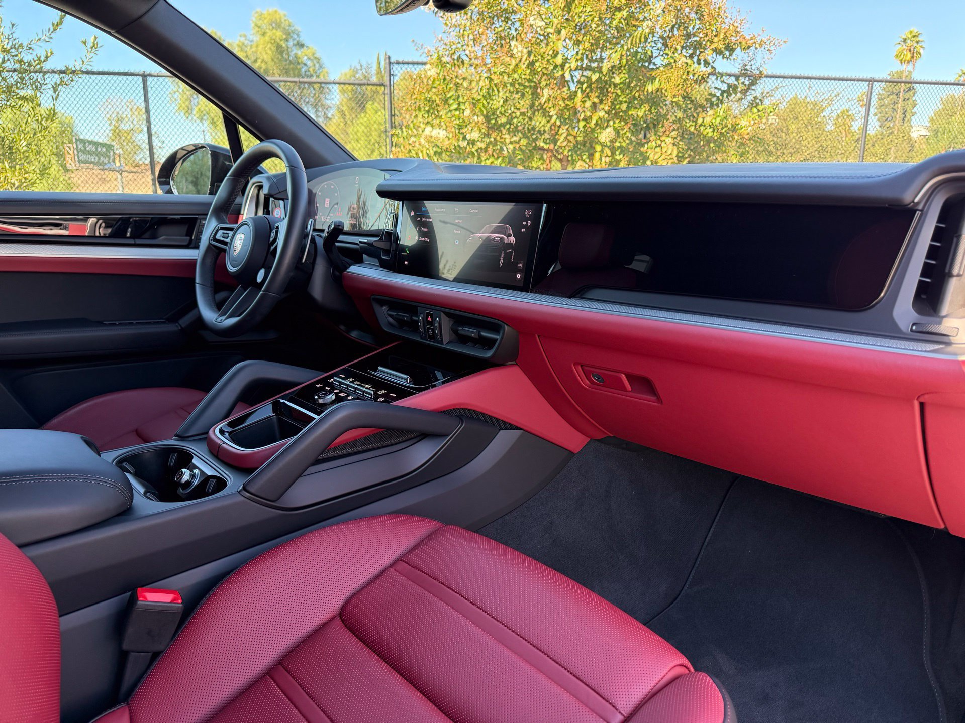 Used 2026 Porsche Cayenne AWD/4WD image 25
