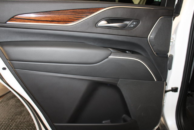 Used 2023 Cadillac Escalade Premium Luxury w/ Performance Package AWD/4WD image 34