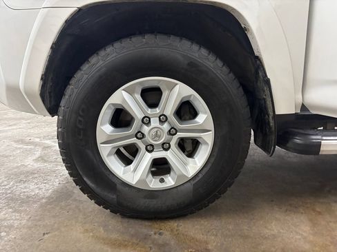 Used 2022 Toyota 4Runner SR5 Premium w/ Moonroof Package AWD/4WD image 35