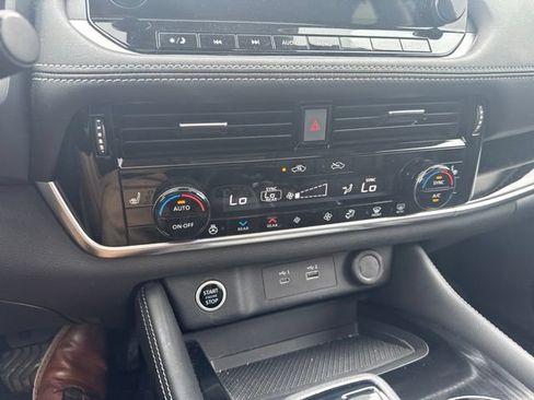 Certified 2023 Nissan Rogue SL w/ SL Premium Package AWD/4WD image 18