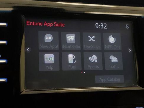Used 2018 Toyota Camry SE FWD image 20