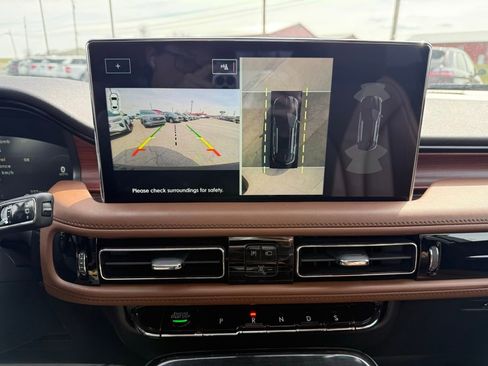 Used 2023 Lincoln Nautilus Reserve w/ Equipment Group 202A image 21